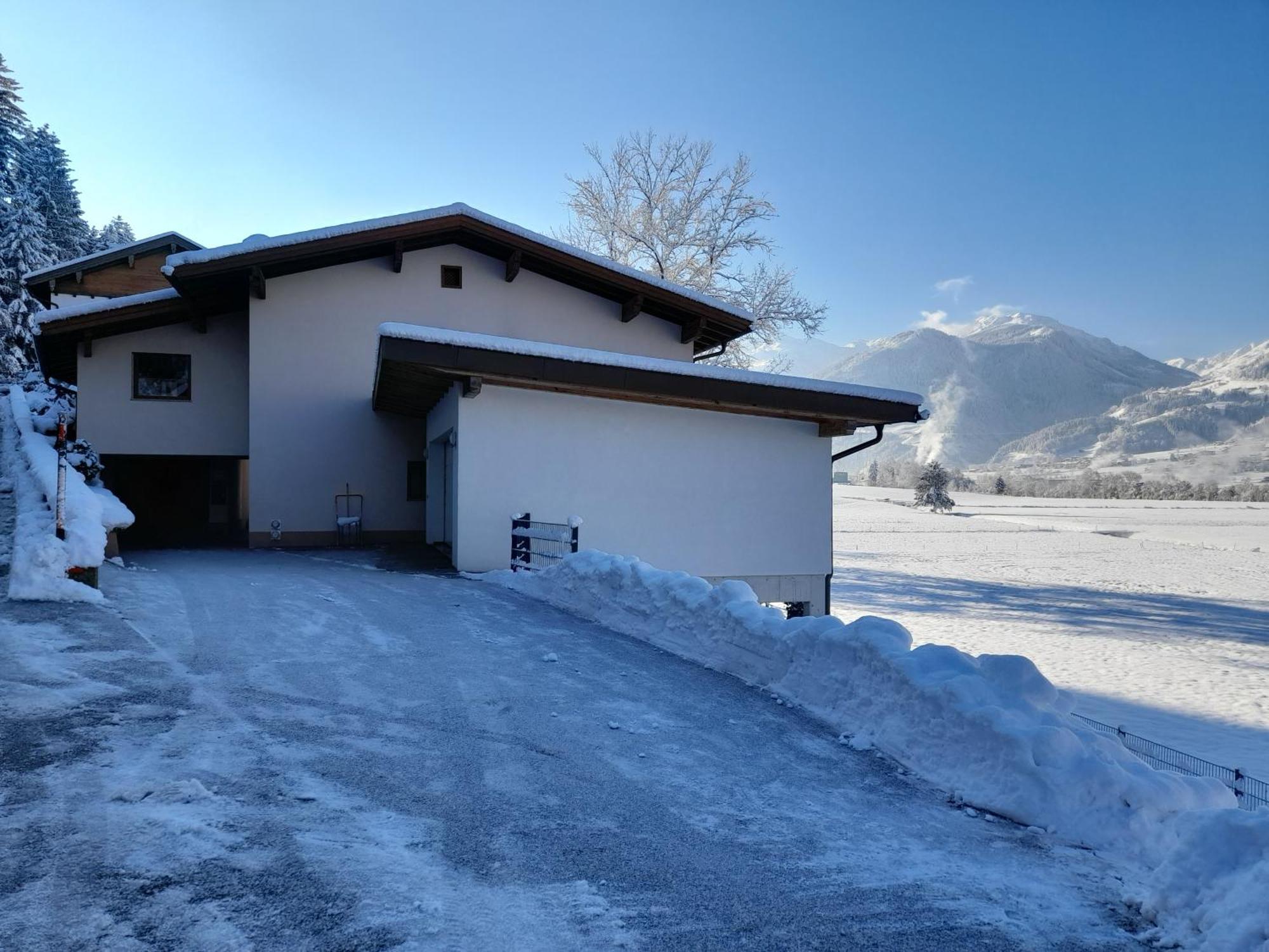 Ferienwohnung Rose Hart im Zillertal Exterior photo